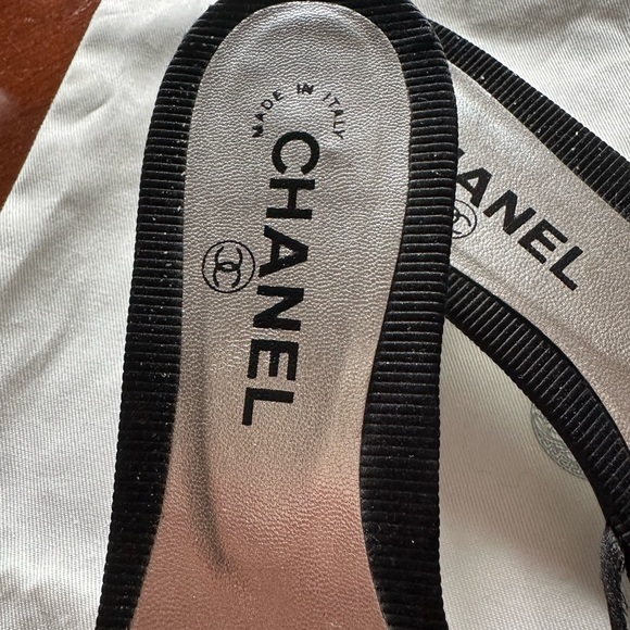 CHANEL Vintage Sandals - Picture 4 of 12